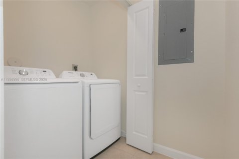 Townhouse in Miami, Florida 3 bedrooms, 138.33 sq.m. № 2066263 - photo 14