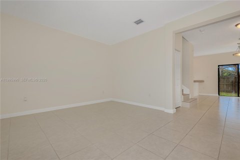 Townhouse in Miami, Florida 3 bedrooms, 138.33 sq.m. № 2066263 - photo 3