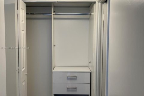 Copropriété à vendre à Aventura, Floride: 2 chambres, 105.72 m2 № 1895794 - photo 9