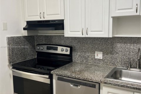 Copropriété à vendre à Aventura, Floride: 2 chambres, 105.72 m2 № 1895794 - photo 3