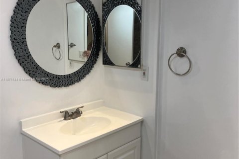 Copropriété à vendre à Aventura, Floride: 2 chambres, 105.72 m2 № 1895794 - photo 14