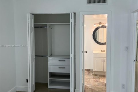 Copropriété à vendre à Aventura, Floride: 2 chambres, 105.72 m2 № 1895794 - photo 10