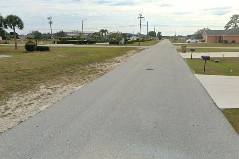 Land in Cape Coral, Florida № 1906765 - photo 6