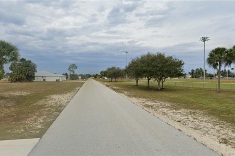 Land in Cape Coral, Florida № 1906765 - photo 7