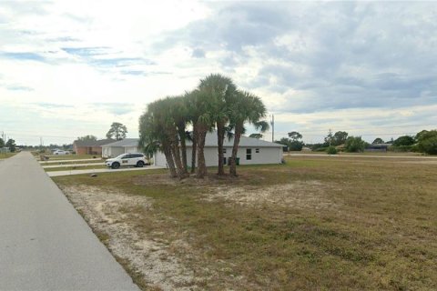 Land in Cape Coral, Florida № 1906765 - photo 3