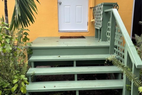 Immobilier commercial à louer à South Miami, Floride № 1964256 - photo 1