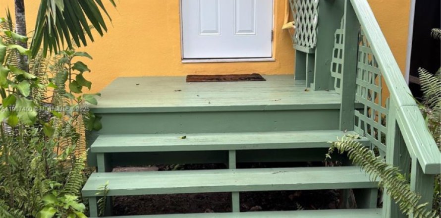 Immobilier commercial à South Miami, Floride № 1964256