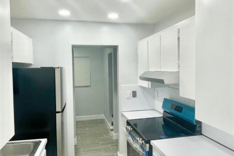 Condo in Plantation, Florida, 2 bedrooms  № 2265987 - photo 3