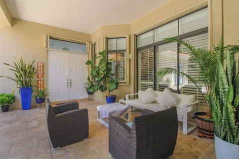 House in Cutler Bay, Florida 5 bedrooms, 334.26 sq.m. № 1858933 - photo 14