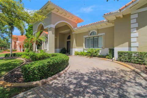 House in Cutler Bay, Florida 5 bedrooms, 334.26 sq.m. № 1858933 - photo 1