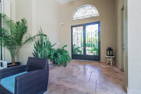 House in Cutler Bay, Florida 5 bedrooms, 334.26 sq.m. № 1858933 - photo 11