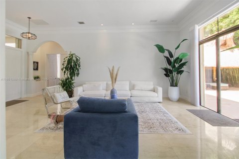 House in Cutler Bay, Florida 5 bedrooms, 334.26 sq.m. № 1858933 - photo 21
