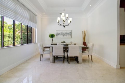 House in Cutler Bay, Florida 5 bedrooms, 334.26 sq.m. № 1858933 - photo 24