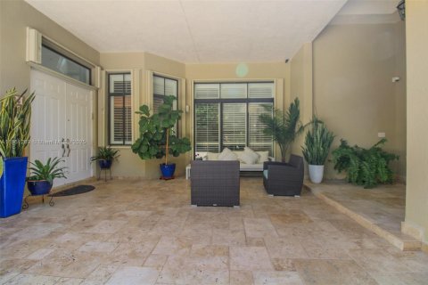 House in Cutler Bay, Florida 5 bedrooms, 334.26 sq.m. № 1858933 - photo 19