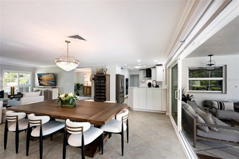Villa ou maison à vendre à Sarasota, Floride: 3 chambres, 232.07 m2 № 2148672 - photo 10