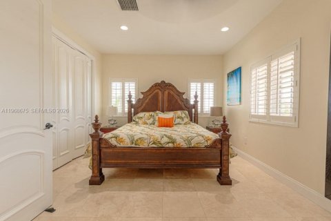 House in Big Pine Key, Florida 4 bedrooms, 289.48 sq.m. № 2052857 - photo 29