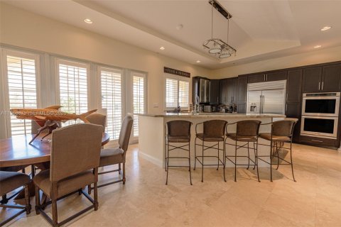 House in Big Pine Key, Florida 4 bedrooms, 289.48 sq.m. № 2052857 - photo 13