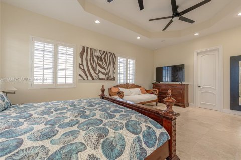 House in Big Pine Key, Florida 4 bedrooms, 289.48 sq.m. № 2052857 - photo 25