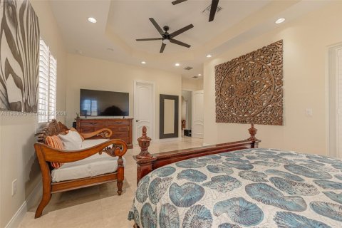 House in Big Pine Key, Florida 4 bedrooms, 289.48 sq.m. № 2052857 - photo 24