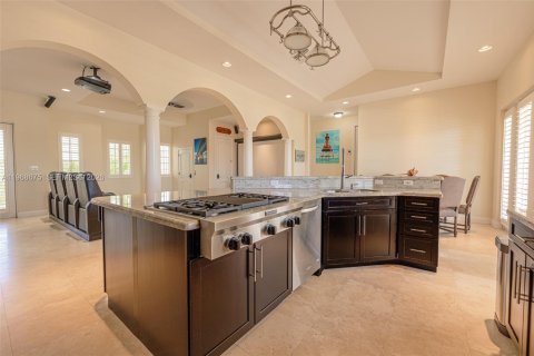 House in Big Pine Key, Florida 4 bedrooms, 289.48 sq.m. № 2052857 - photo 14