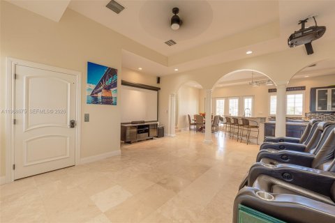 House in Big Pine Key, Florida 4 bedrooms, 289.48 sq.m. № 2052857 - photo 9