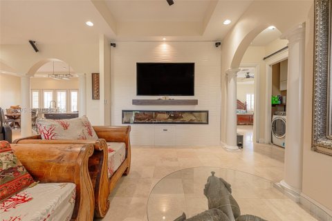 House in Big Pine Key, Florida 4 bedrooms, 289.48 sq.m. № 2052857 - photo 7