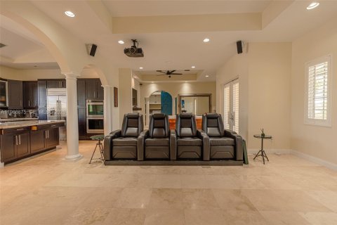 House in Big Pine Key, Florida 4 bedrooms, 289.48 sq.m. № 2052857 - photo 12