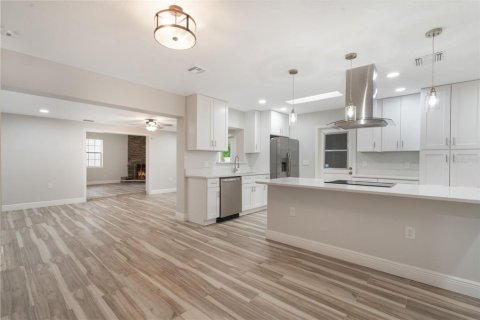Casa en alquiler en Orlando, Florida, 4 dormitorios, 215.44 m2 № 1902354 - foto 11