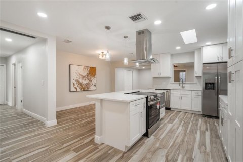 Casa en alquiler en Orlando, Florida, 4 dormitorios, 215.44 m2 № 1902354 - foto 14