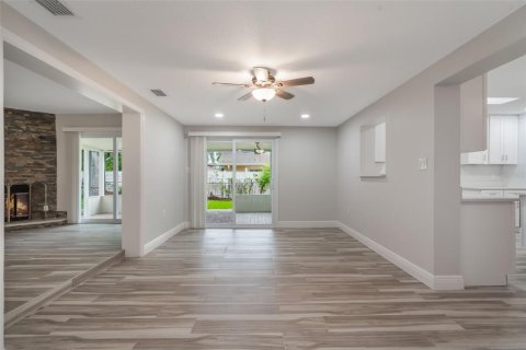 Casa en alquiler en Orlando, Florida, 4 dormitorios, 215.44 m2 № 1902354 - foto 23