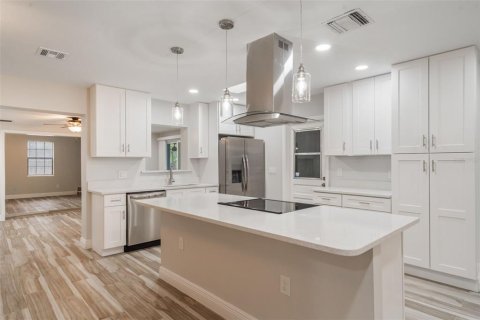 Casa en alquiler en Orlando, Florida, 4 dormitorios, 215.44 m2 № 1902354 - foto 15