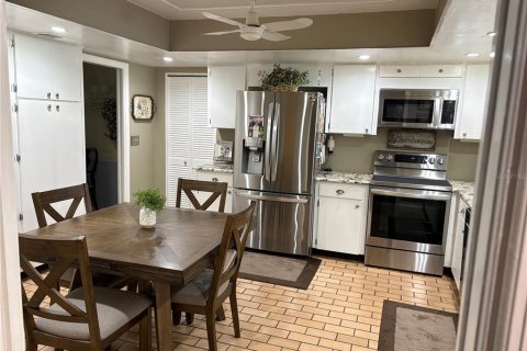 Villa ou maison à vendre à Altamonte Springs, Floride: 4 chambres, 238.94 m2 № 2403173 - photo 5