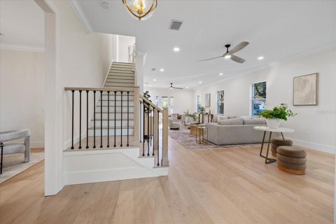 Villa ou maison à vendre à Tampa, Floride: 4 chambres, 291.53 m2 № 2429111 - photo 5