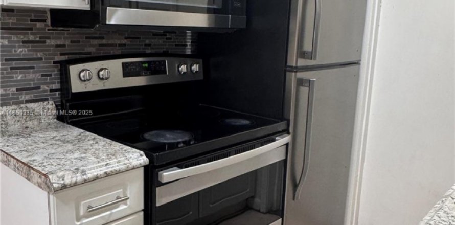 Appartement à Hollywood, Floride 1 chambre, 51.56 m2 № 2016143