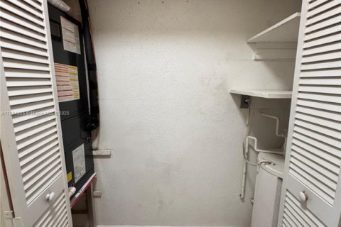 Appartement à louer à Hollywood, Floride: 1 chambre, 51.56 m2 № 2016143 - photo 3