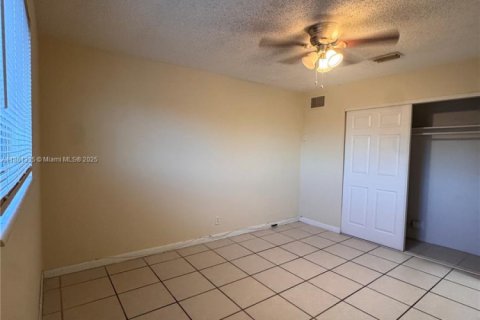 Appartement à louer à Hollywood, Floride: 1 chambre, 51.56 m2 № 2016143 - photo 6