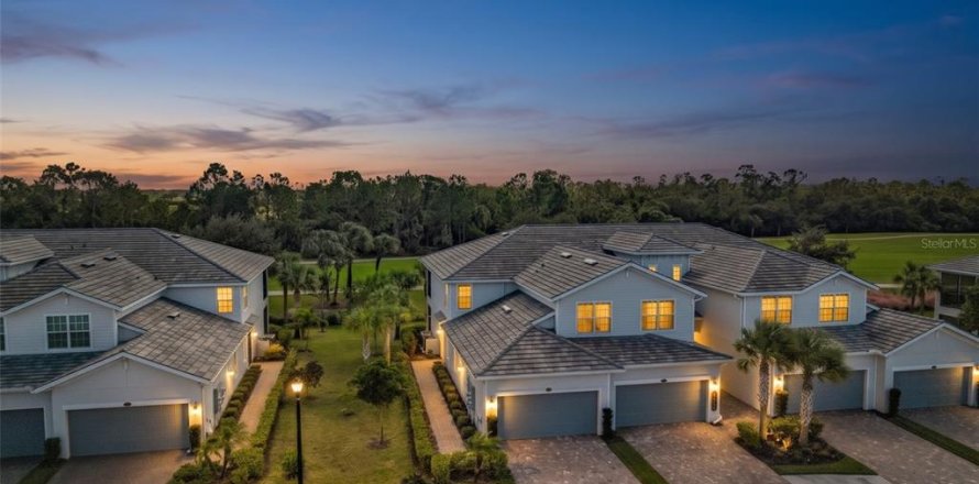Condo à Punta Gorda, Floride, 3 chambres  № 2437257