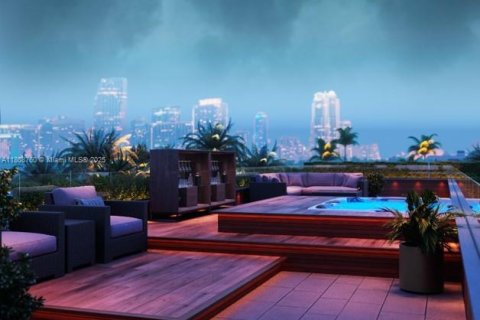 House in Miami, Florida 4 bedrooms № 1940207 - photo 5