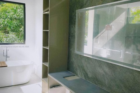 Купить виллу или дом в Майами, Флорида 4 спальни, № 1940207 - фото 27