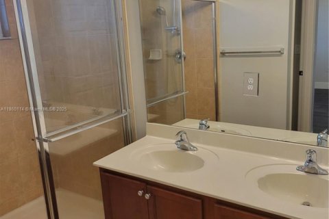 Touwnhouse à louer à Tamarac, Floride: 3 chambres, 142.7 m2 № 1886573 - photo 12