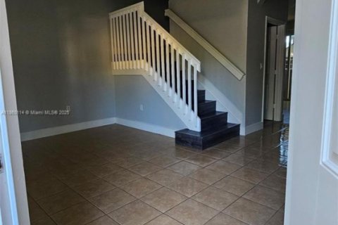 Touwnhouse à louer à Tamarac, Floride: 3 chambres, 142.7 m2 № 1886573 - photo 1