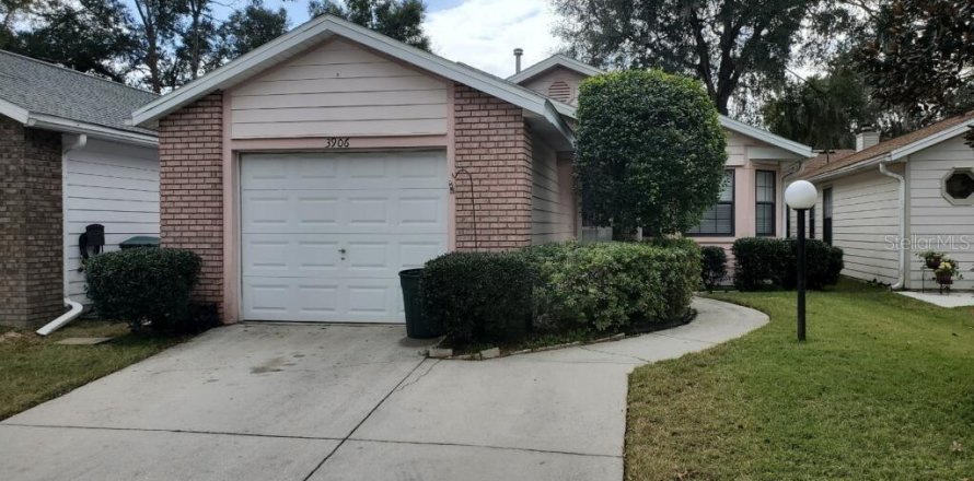 Casa en Ocala, Florida 2 dormitorios, 120.4 m2 № 1918956