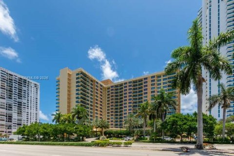 Estudio en el Condominio en Hollywood, Florida  № 2090317