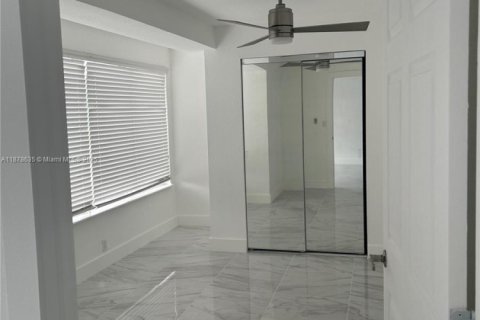 Apartment in Hialeah, Florida 3 bedrooms, 311.22 sq.m. № 1927365 - photo 17