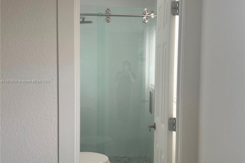 Apartment in Hialeah, Florida 3 bedrooms, 311.22 sq.m. № 1927365 - photo 9
