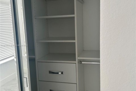 Appartement à louer à Hialeah, Floride: 3 chambres, 311.22 m2 № 1927365 - photo 18