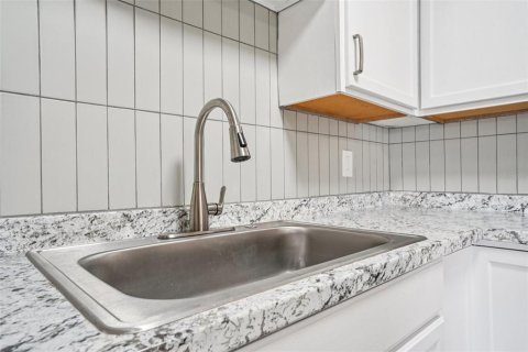 Купить кондоминиум в Кэсселберри, Флорида 5 комнат, 82.78м2, № 2094485 - фото 11