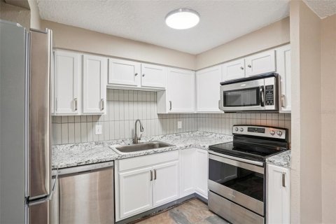 Купить кондоминиум в Кэсселберри, Флорида 5 комнат, 82.78м2, № 2094485 - фото 10