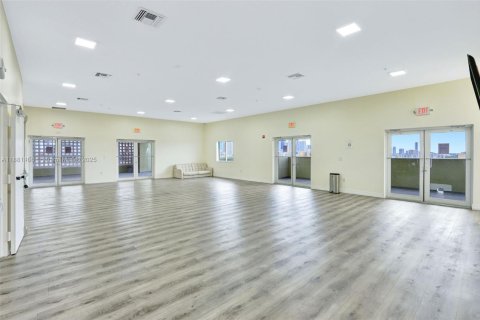 Купить кондоминиум в Майами, Флорида 2 спальни, 81.94м2, № 2195032 - фото 12