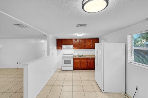 House in Lakeland, Florida 3 bedrooms, 111.85 sq.m. № 2259451 - photo 5